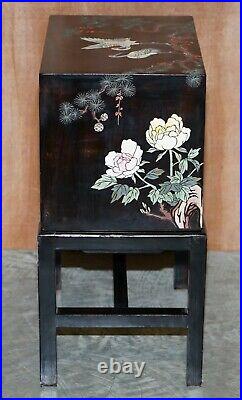 Lovely Japanese Black Lacquer Side Table On Stand Hand Painted With Crane Birds